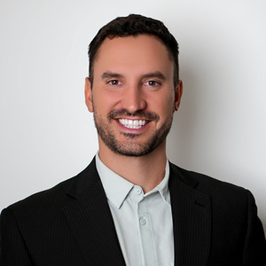 Public-Adjusting-Marketer-rob Rob, founder of Public Adjusting Marketing, on the public adjuster marketing process